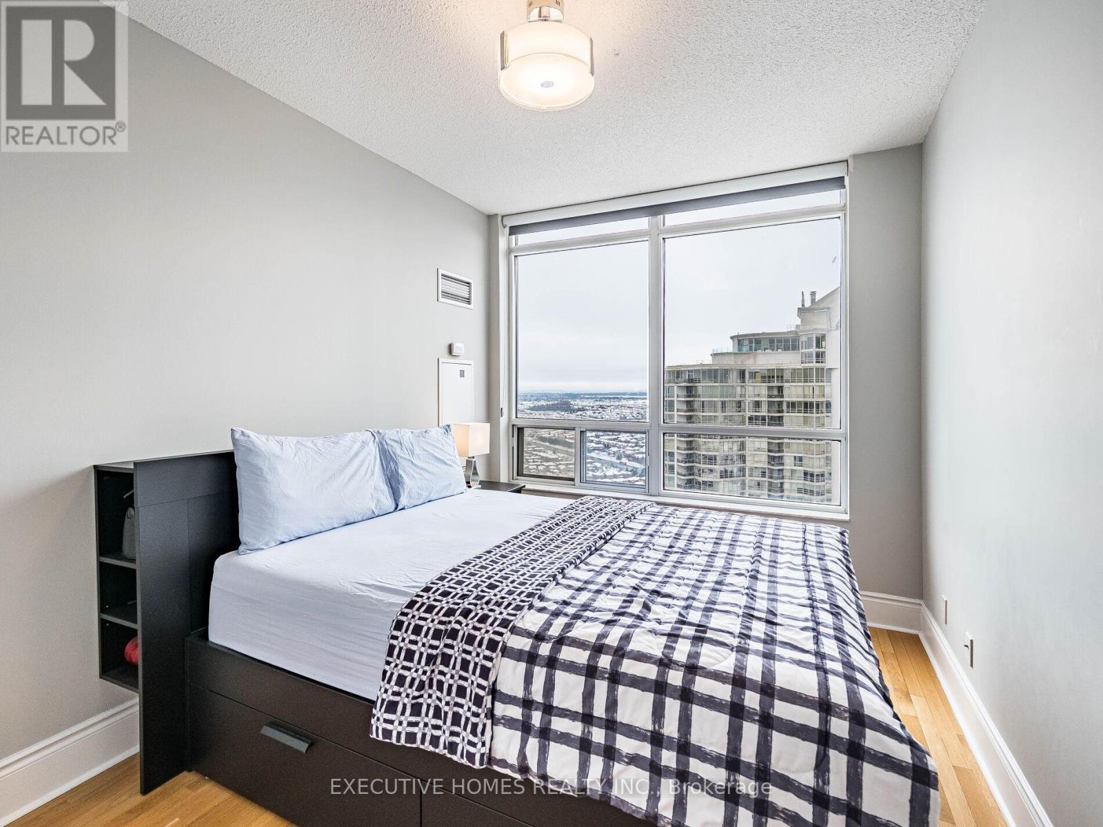 Pho8 - 25 Kingsbridge Garden Circle, Mississauga, Ontario  L5R 4B1 - Photo 25 - W12988996