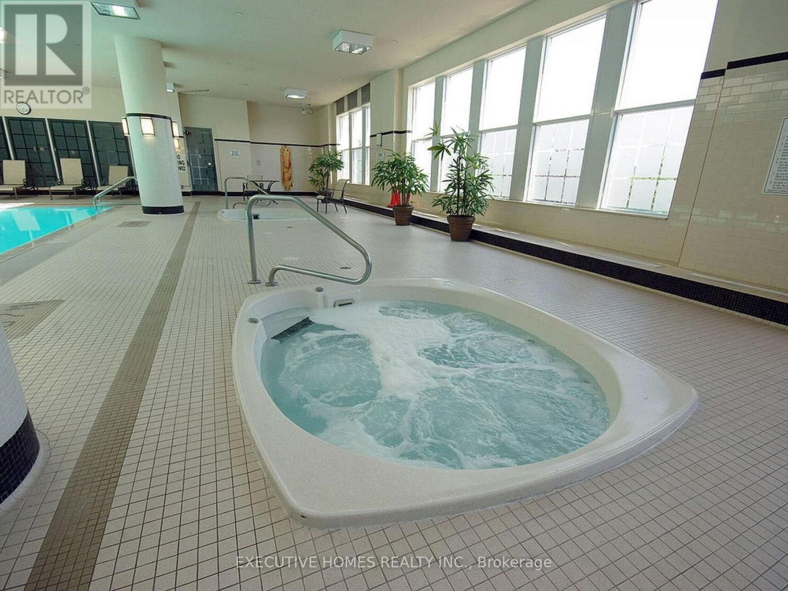 Pho8 - 25 Kingsbridge Garden Circle, Mississauga, Ontario  L5R 4B1 - Photo 34 - W12988996