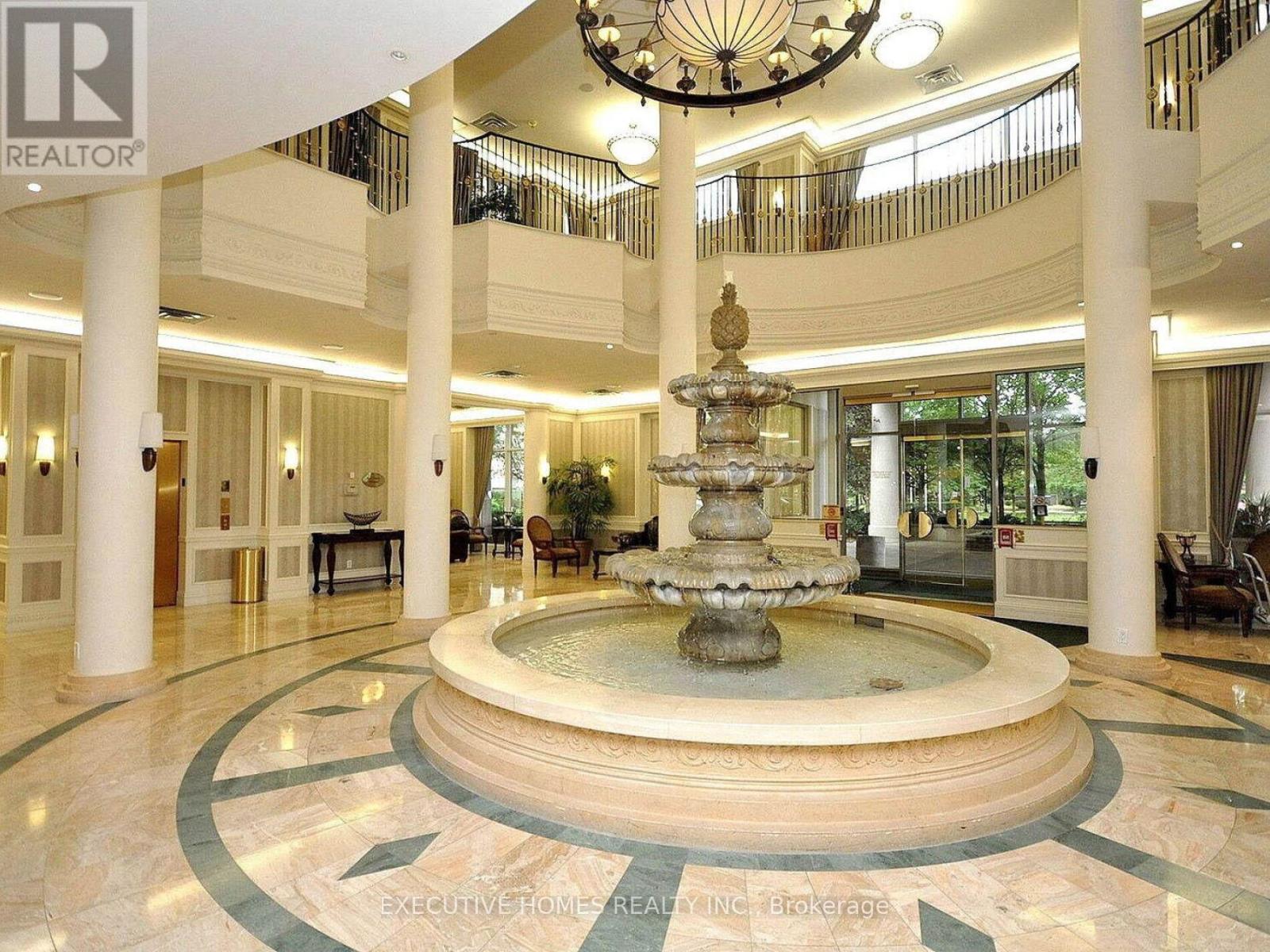 Pho8 - 25 Kingsbridge Garden Circle, Mississauga, Ontario  L5R 4B1 - Photo 4 - W12988996