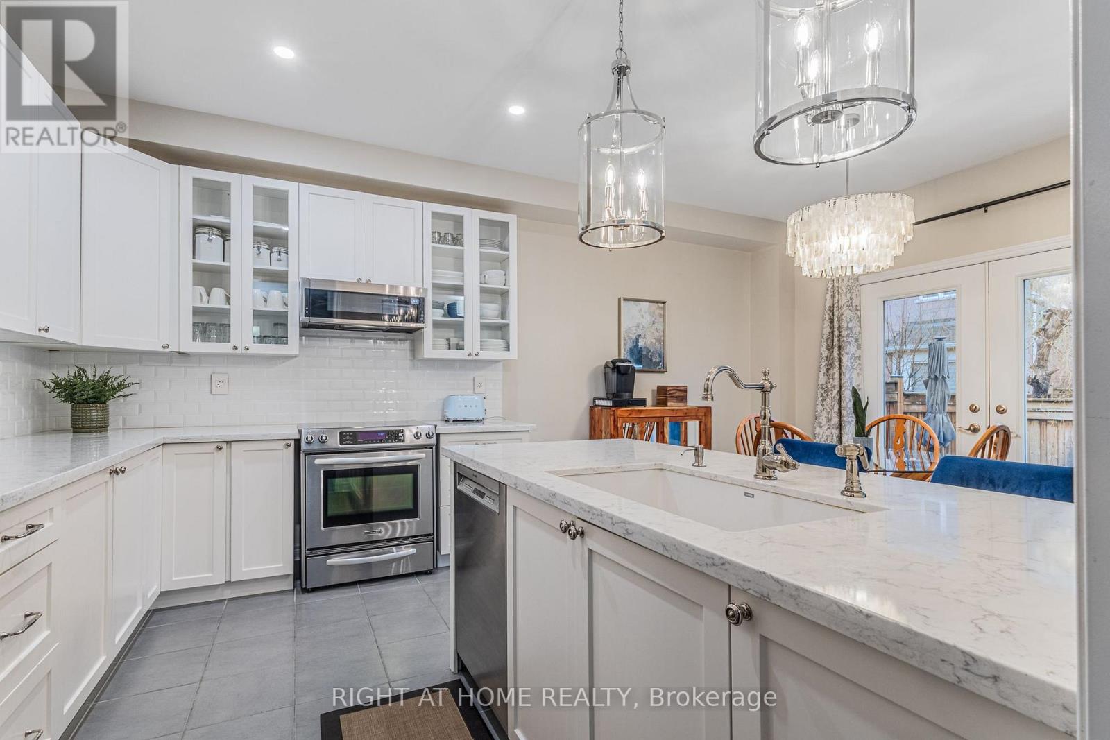 488 Mcgibbon Drive, Milton, Ontario  L9T 8T7 - Photo 10 - W12989010