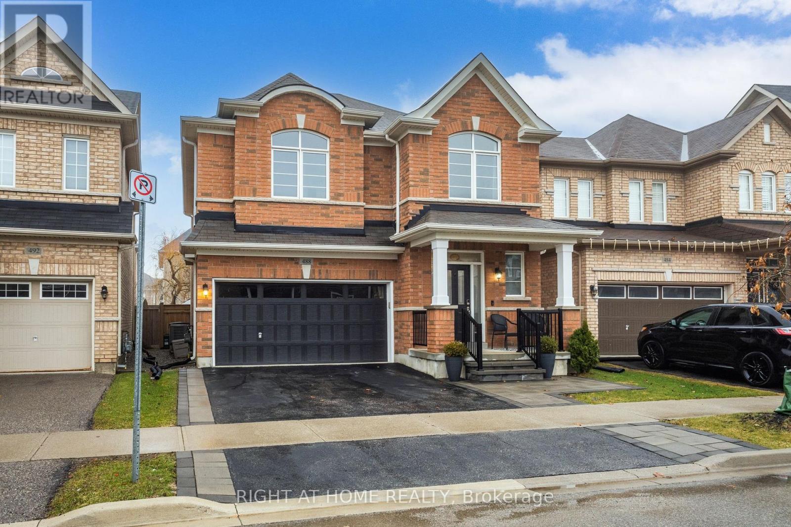 488 Mcgibbon Drive, Milton, Ontario  L9T 8T7 - Photo 2 - W12989010