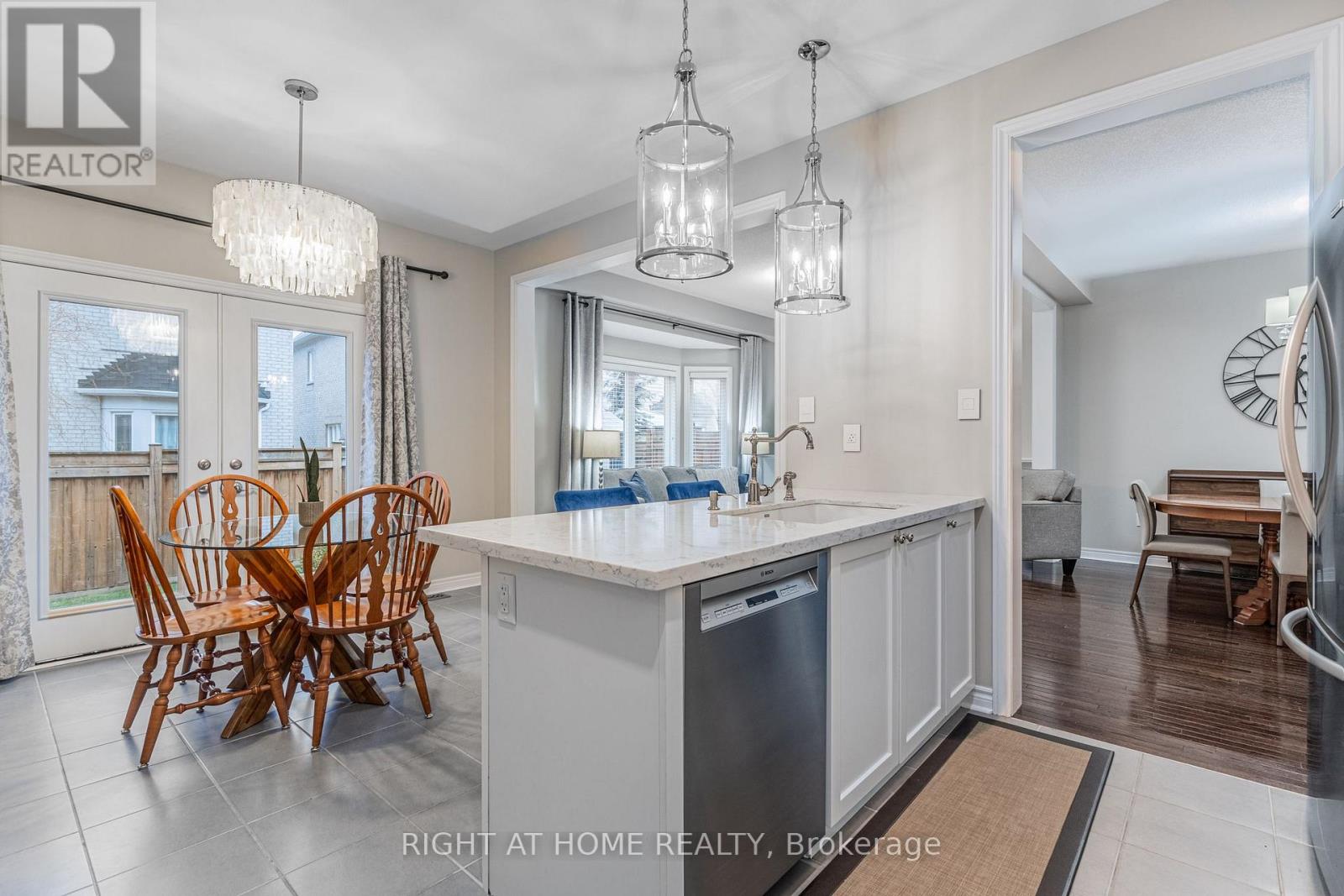 488 Mcgibbon Drive, Milton, Ontario  L9T 8T7 - Photo 8 - W12989010