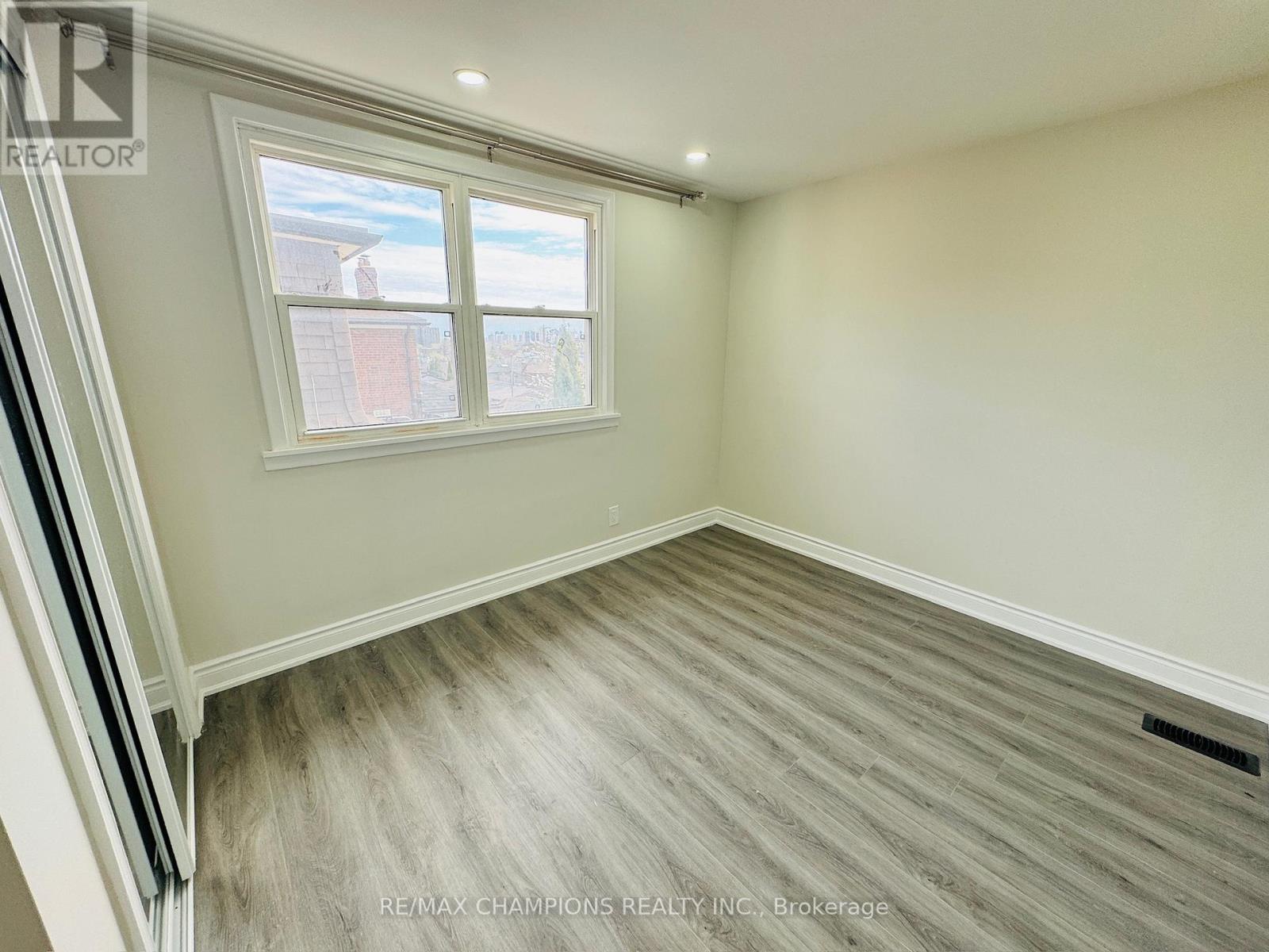 2nd Flr - 196 Caledonia Road, Toronto, Ontario  M6E 4S7 - Photo 15 - W12989024