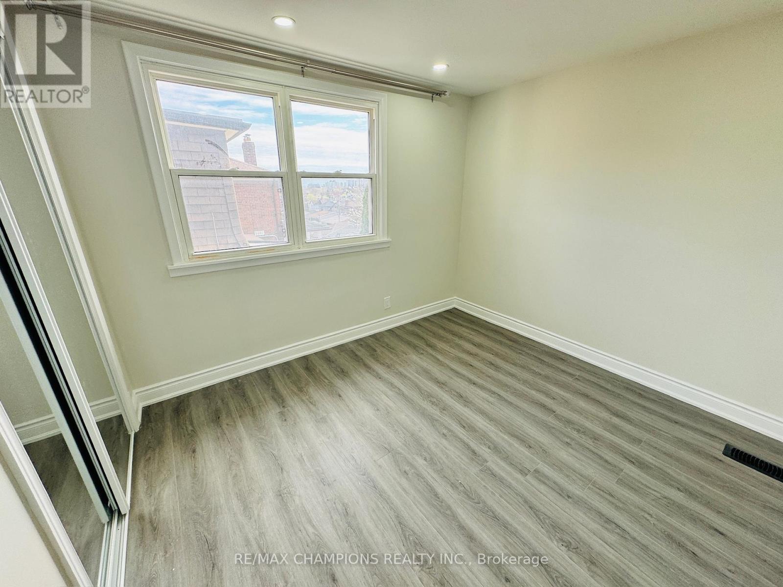 2nd Flr - 196 Caledonia Road, Toronto, Ontario  M6E 4S7 - Photo 16 - W12989024