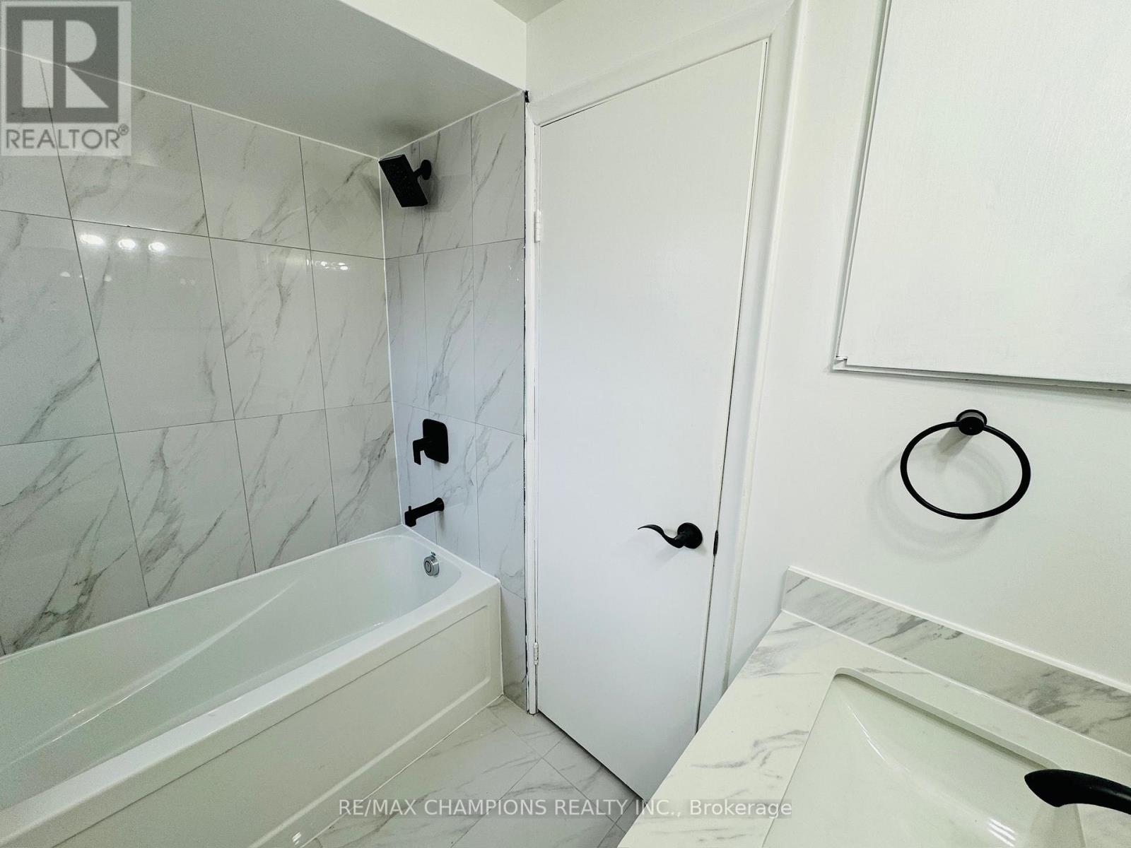 2nd Flr - 196 Caledonia Road, Toronto, Ontario  M6E 4S7 - Photo 19 - W12989024