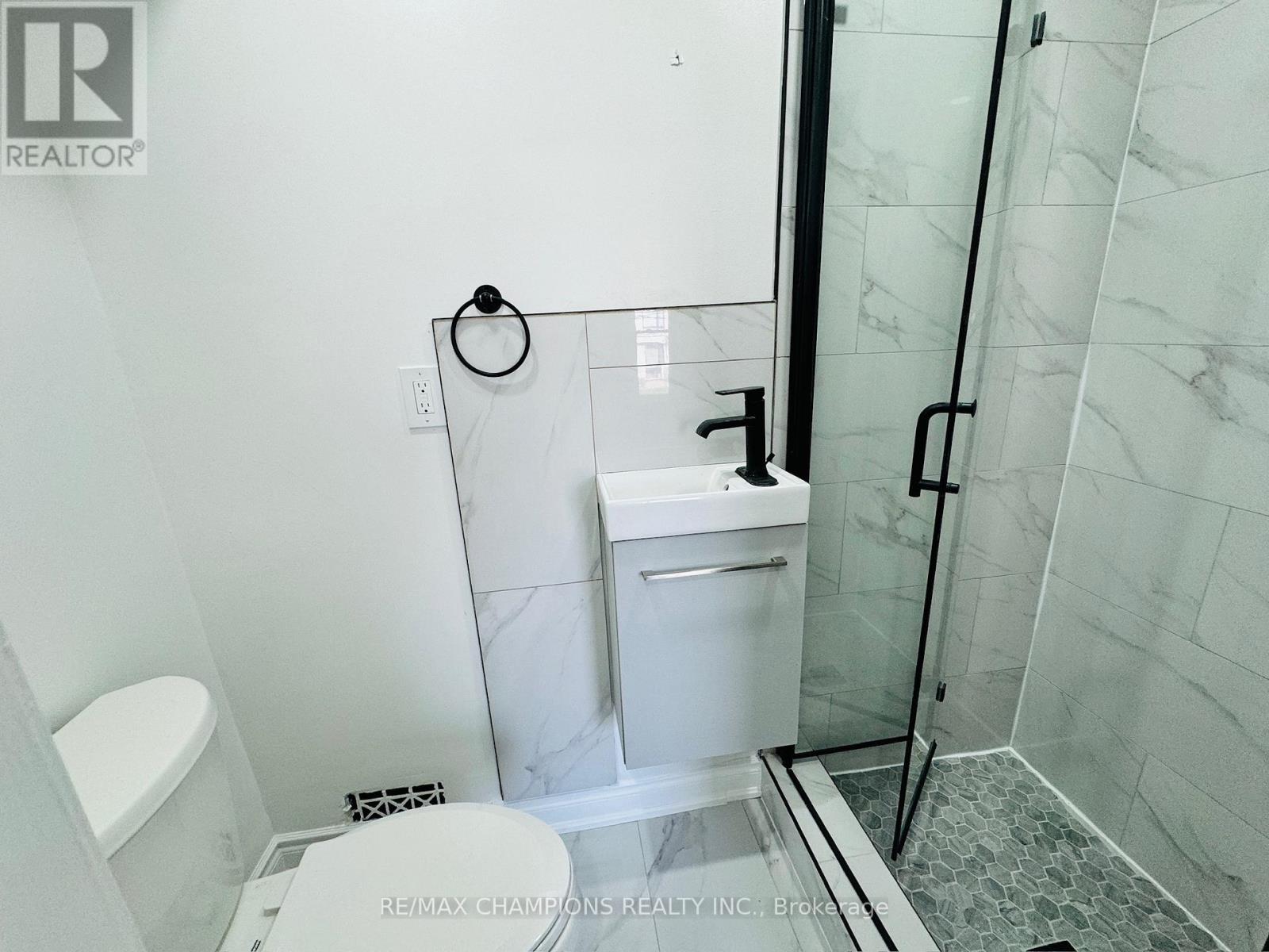 2nd Flr - 196 Caledonia Road, Toronto, Ontario  M6E 4S7 - Photo 7 - W12989024