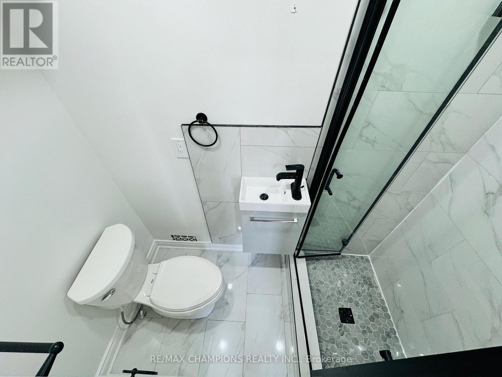 2nd Flr - 196 Caledonia Road, Toronto, Ontario  M6E 4S7 - Photo 9 - W12989024