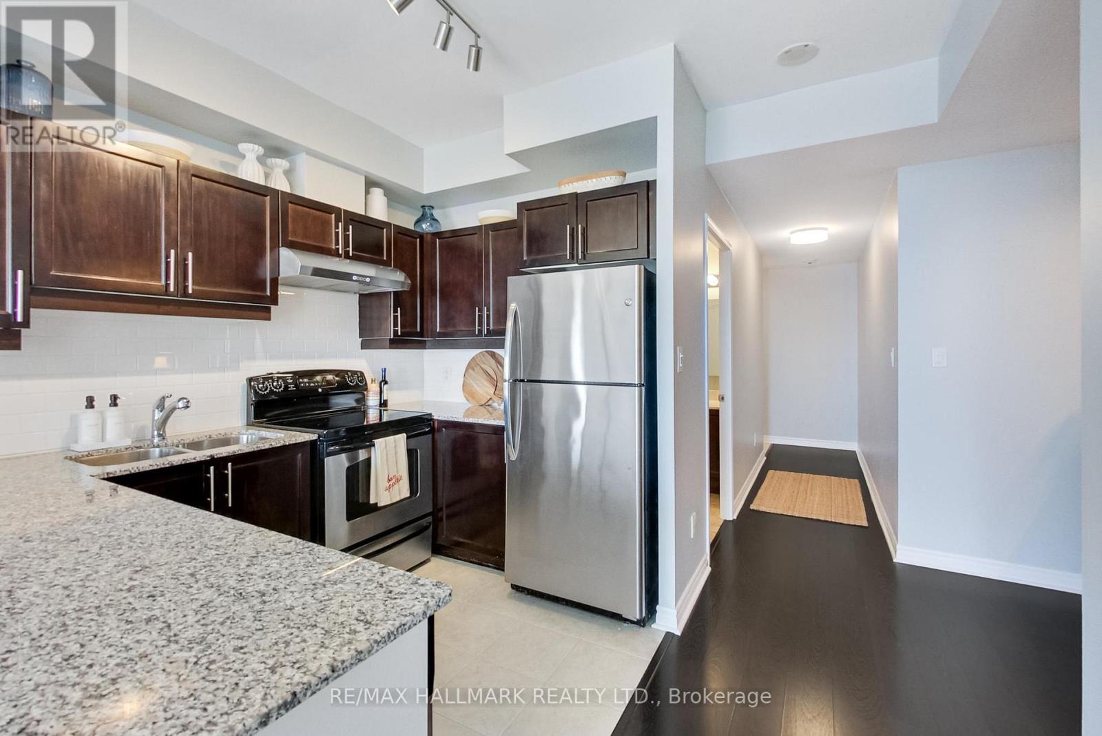 1301 - 3865 Lake Shore Boulevard W, Toronto, Ontario  M8W 0A2 - Photo 10 - W12989058