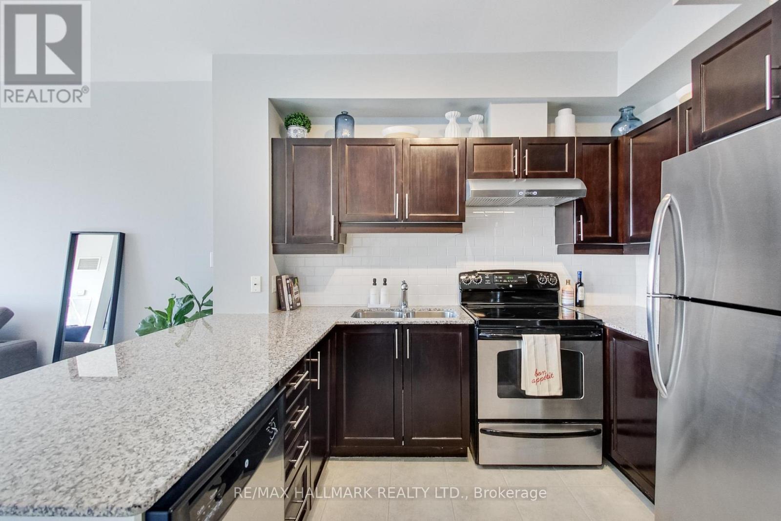 1301 - 3865 Lake Shore Boulevard W, Toronto, Ontario  M8W 0A2 - Photo 11 - W12989058