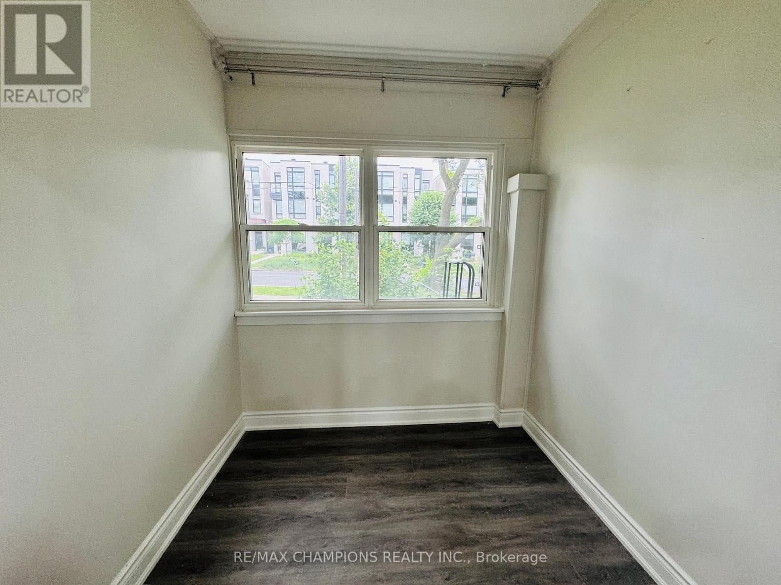 Main Flr - 196 Caledonia Road, Toronto, Ontario  M6E 4S7 - Photo 10 - W12989062