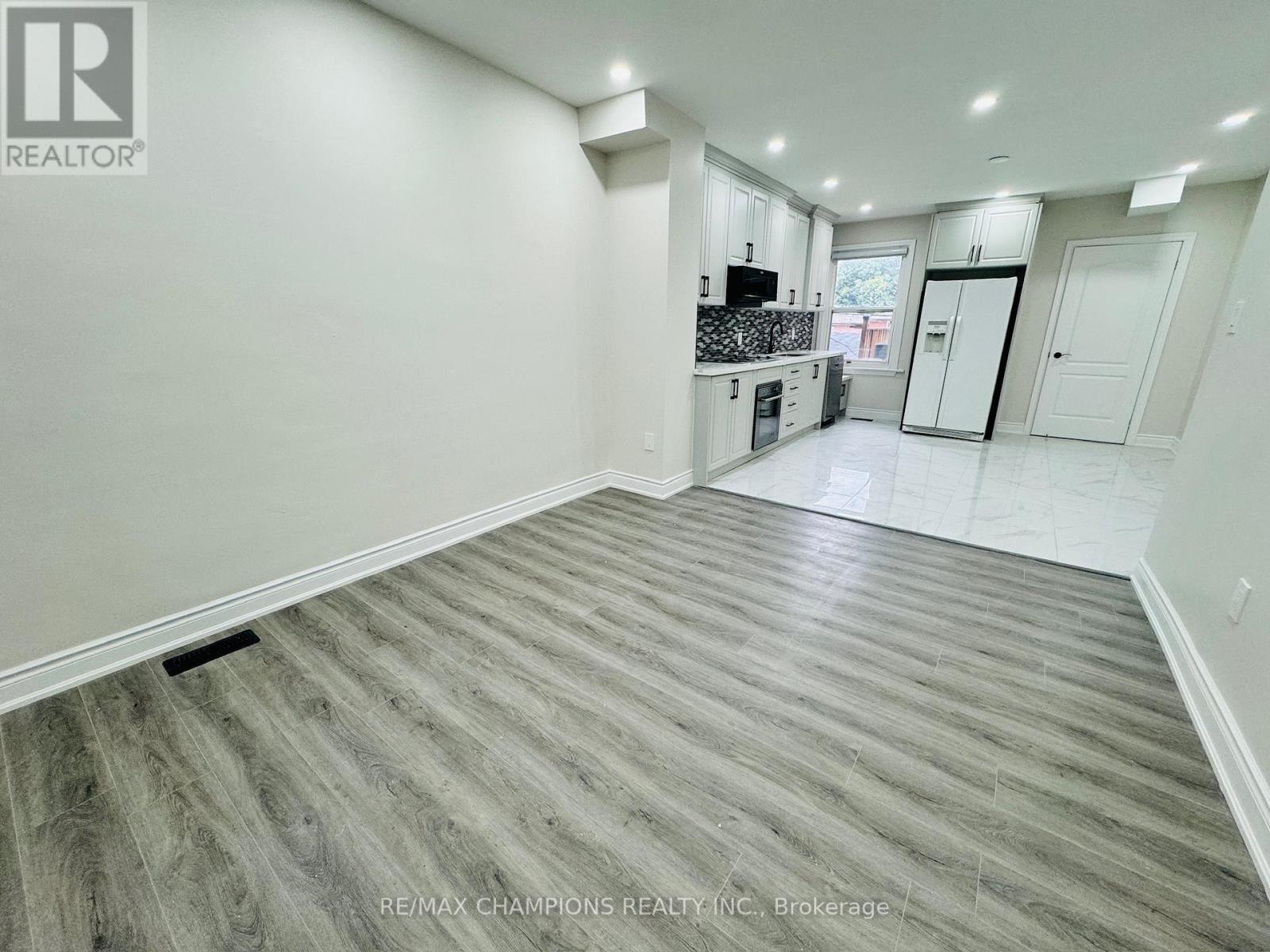 Main Flr - 196 Caledonia Road, Toronto, Ontario  M6E 4S7 - Photo 11 - W12989062