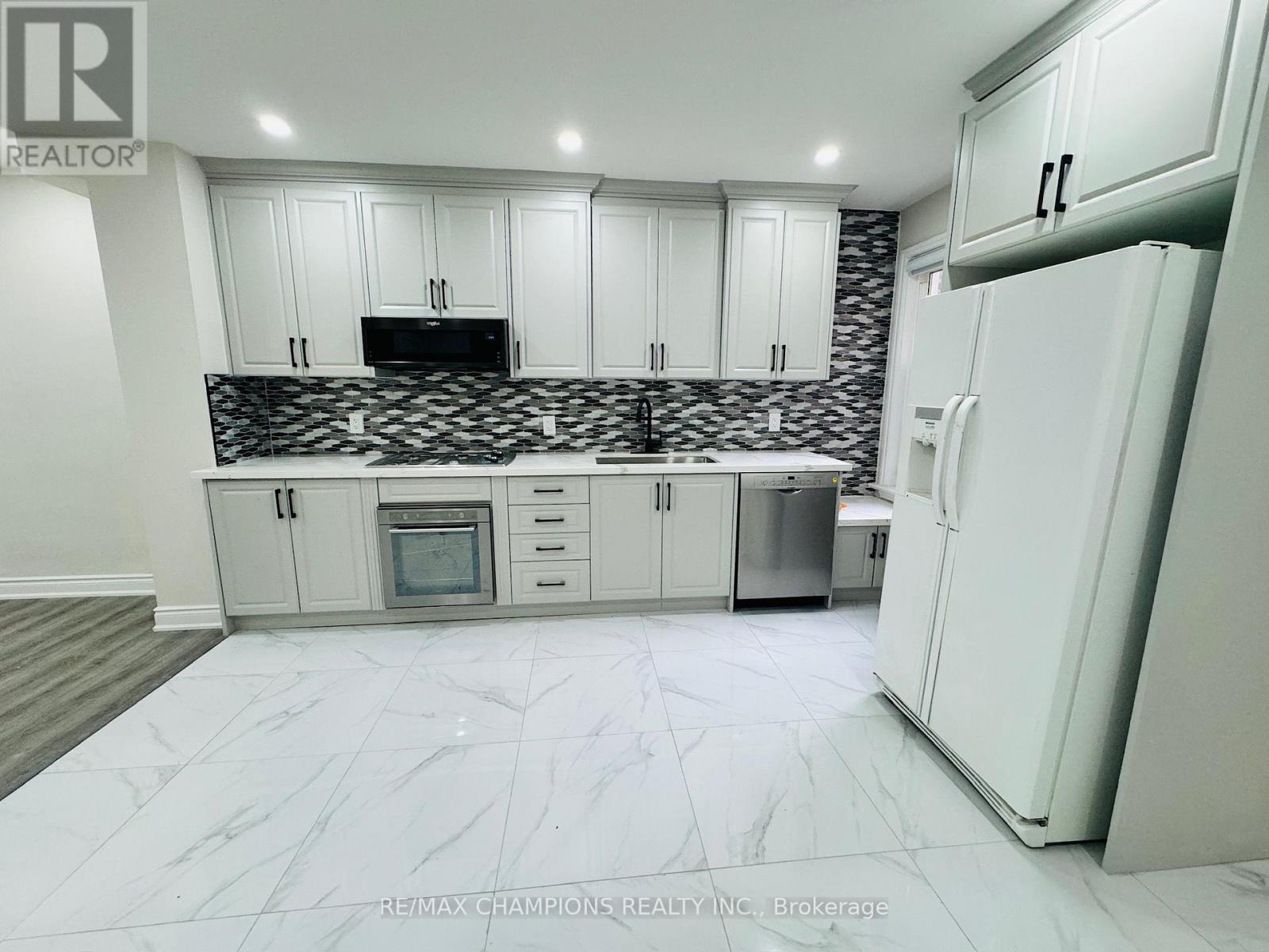 Main Flr - 196 Caledonia Road, Toronto, Ontario  M6E 4S7 - Photo 14 - W12989062