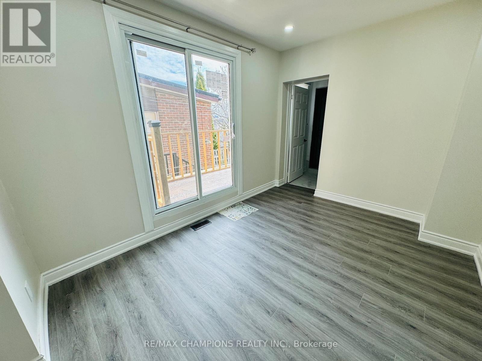 Main Flr - 196 Caledonia Road, Toronto, Ontario  M6E 4S7 - Photo 15 - W12989062