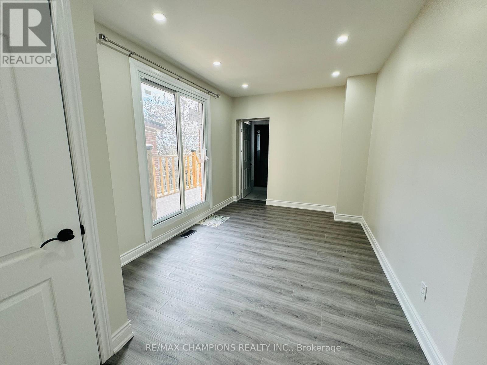 Main Flr - 196 Caledonia Road, Toronto, Ontario  M6E 4S7 - Photo 16 - W12989062