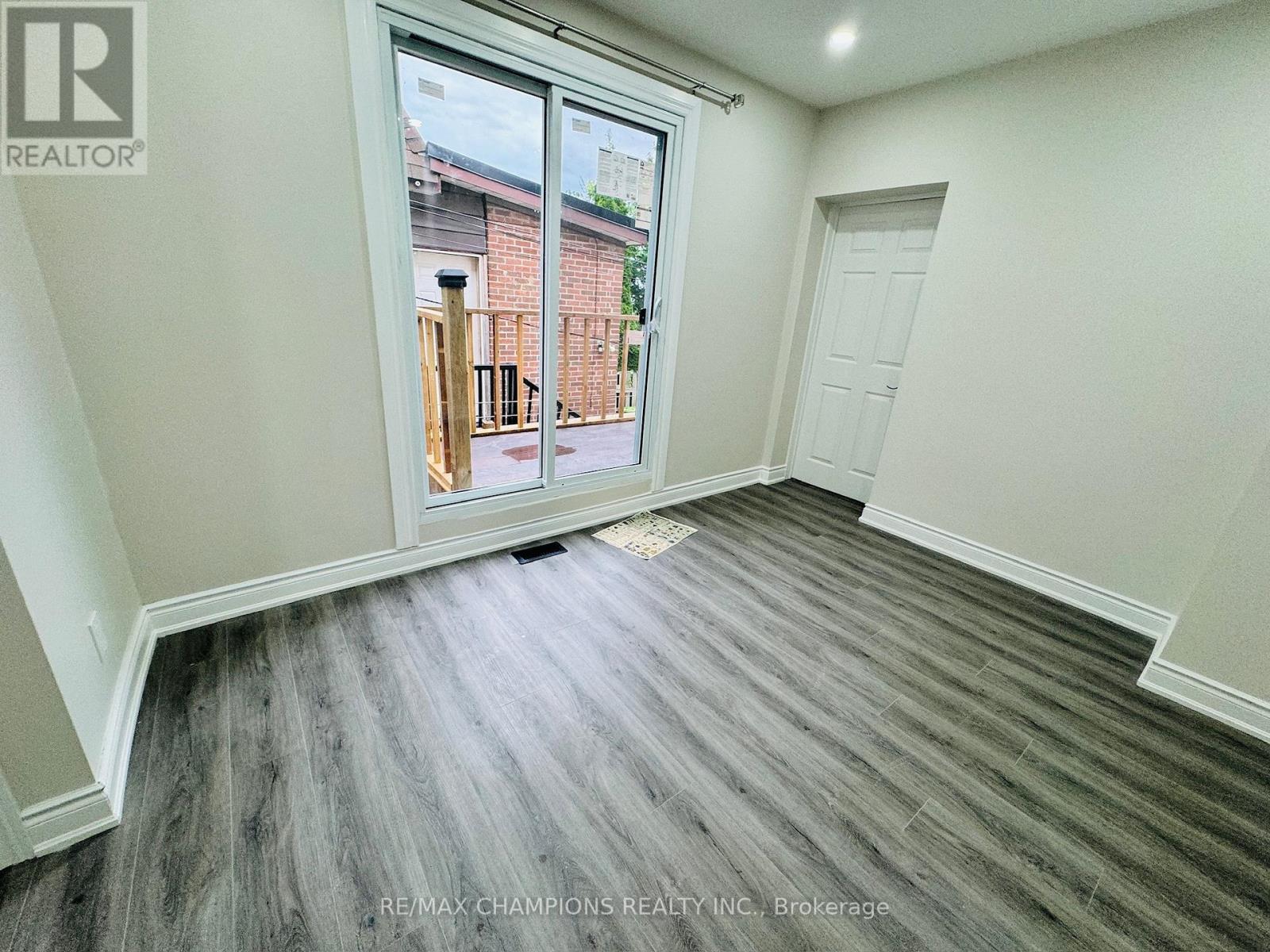 Main Flr - 196 Caledonia Road, Toronto, Ontario  M6E 4S7 - Photo 18 - W12989062