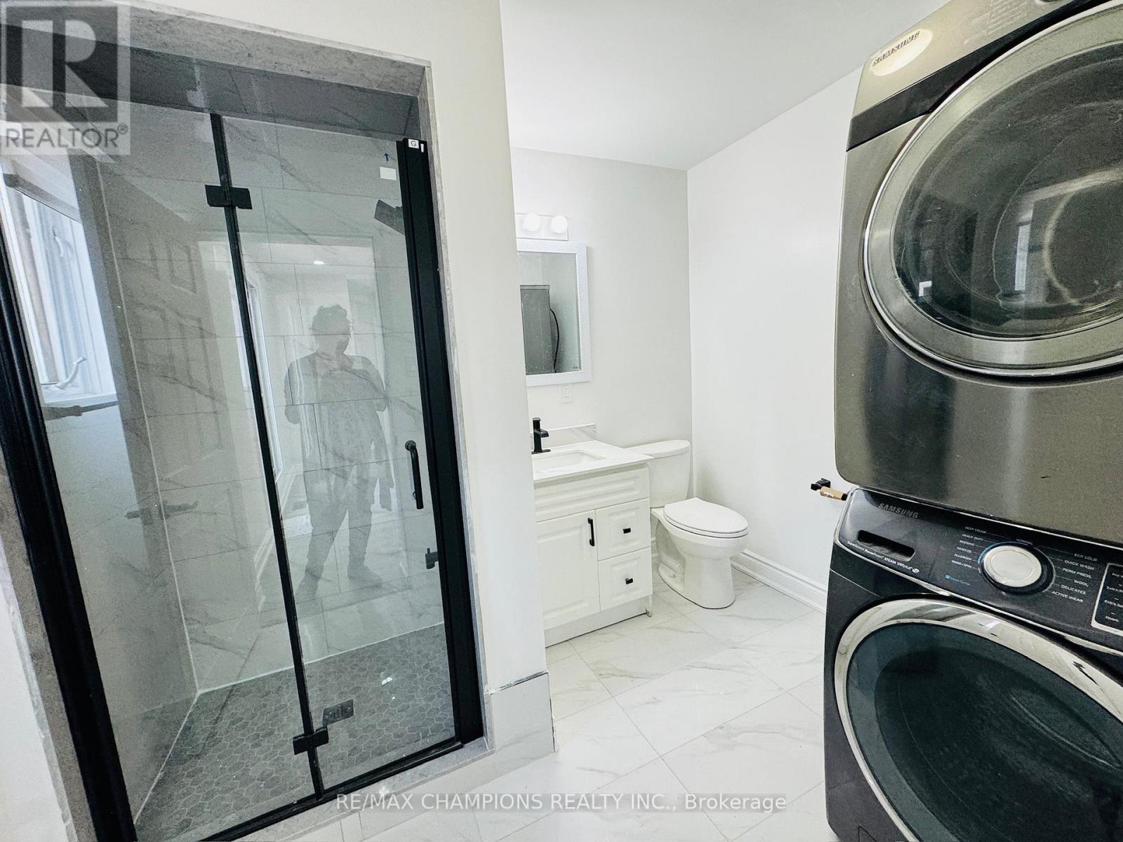 Main Flr - 196 Caledonia Road, Toronto, Ontario  M6E 4S7 - Photo 24 - W12989062