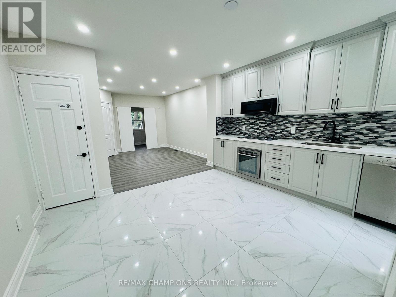 Main Flr - 196 Caledonia Road, Toronto, Ontario  M6E 4S7 - Photo 6 - W12989062