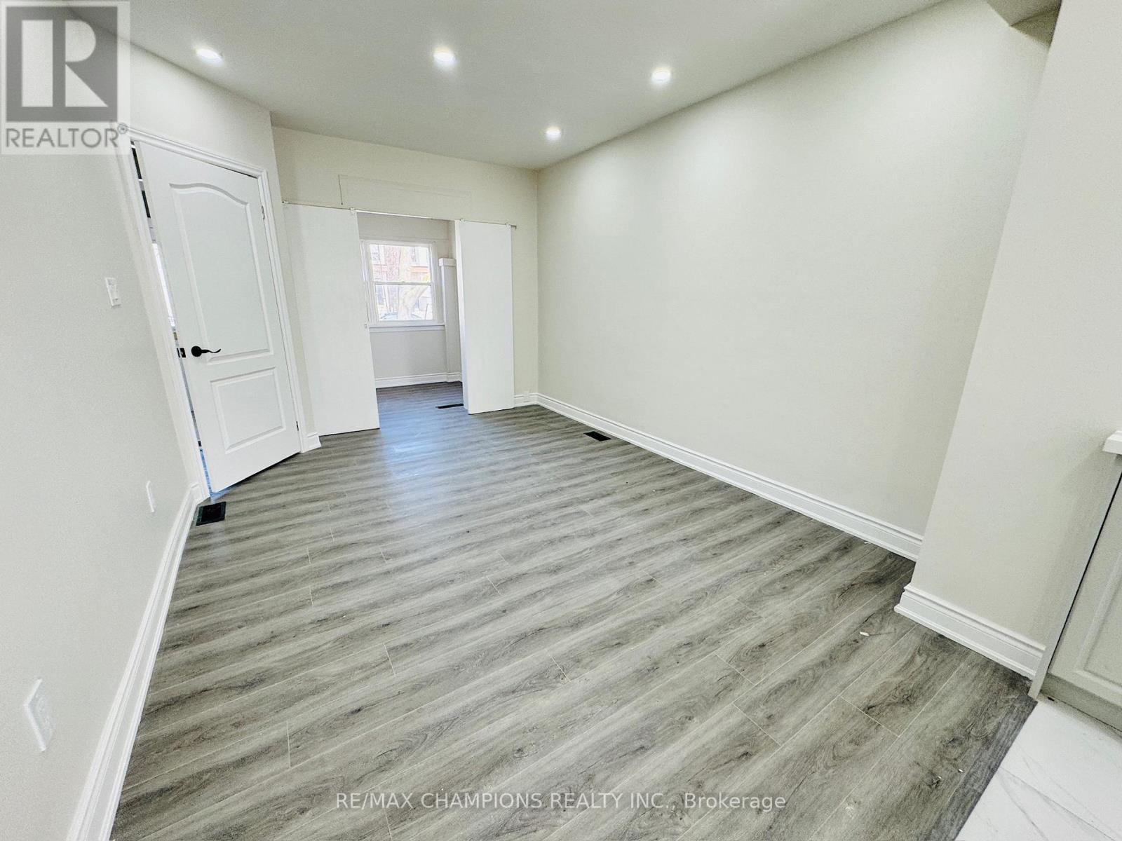 Main Flr - 196 Caledonia Road, Toronto, Ontario  M6E 4S7 - Photo 7 - W12989062