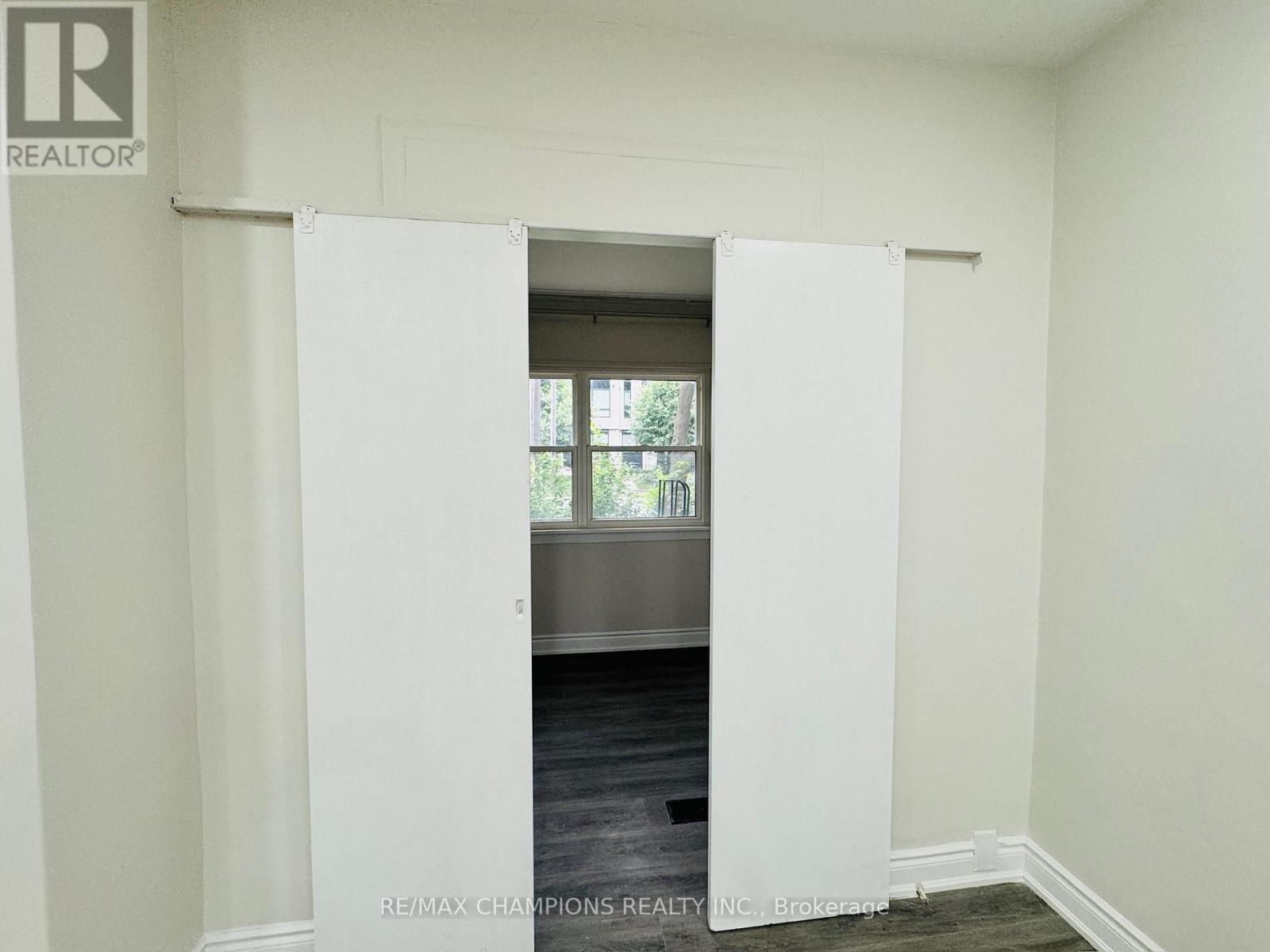 Main Flr - 196 Caledonia Road, Toronto, Ontario  M6E 4S7 - Photo 8 - W12989062