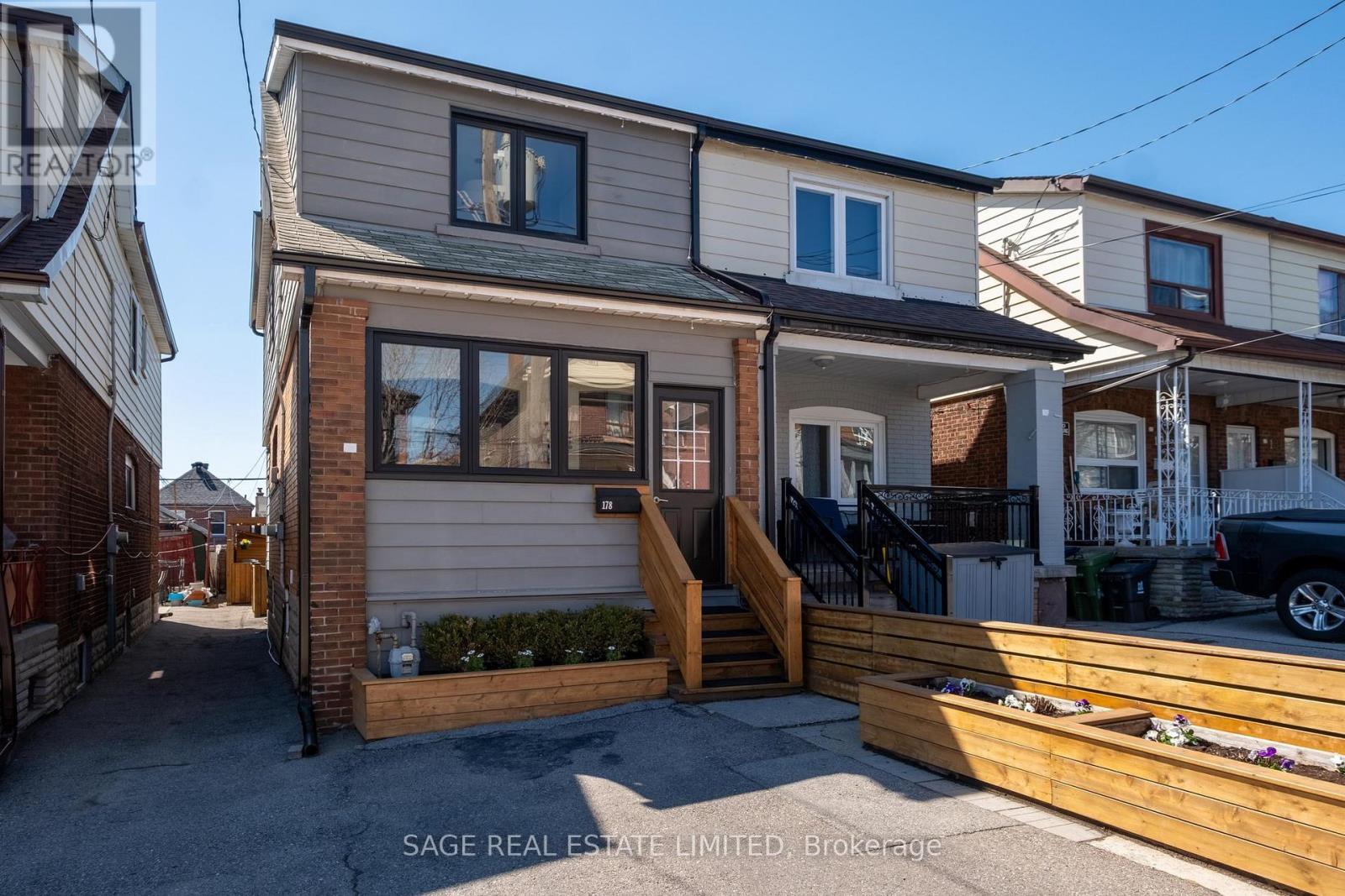 178 Prescott Avenue, Toronto, Ontario  M6N 3H1 - Photo 39 - W12989074