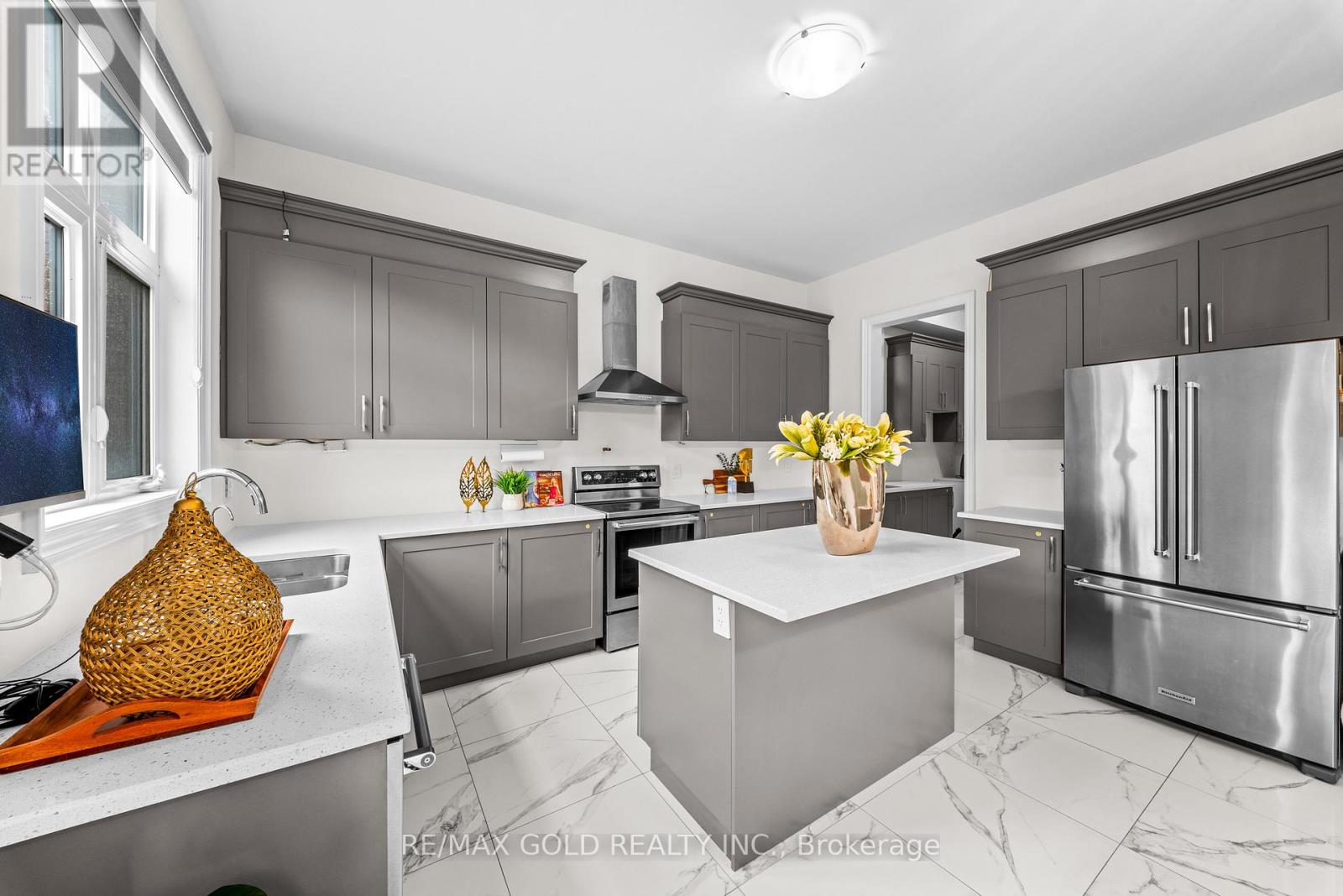 41 Daisy Meadow Crescent, Caledon, Ontario  L7C 4G3 - Photo 13 - W12989080