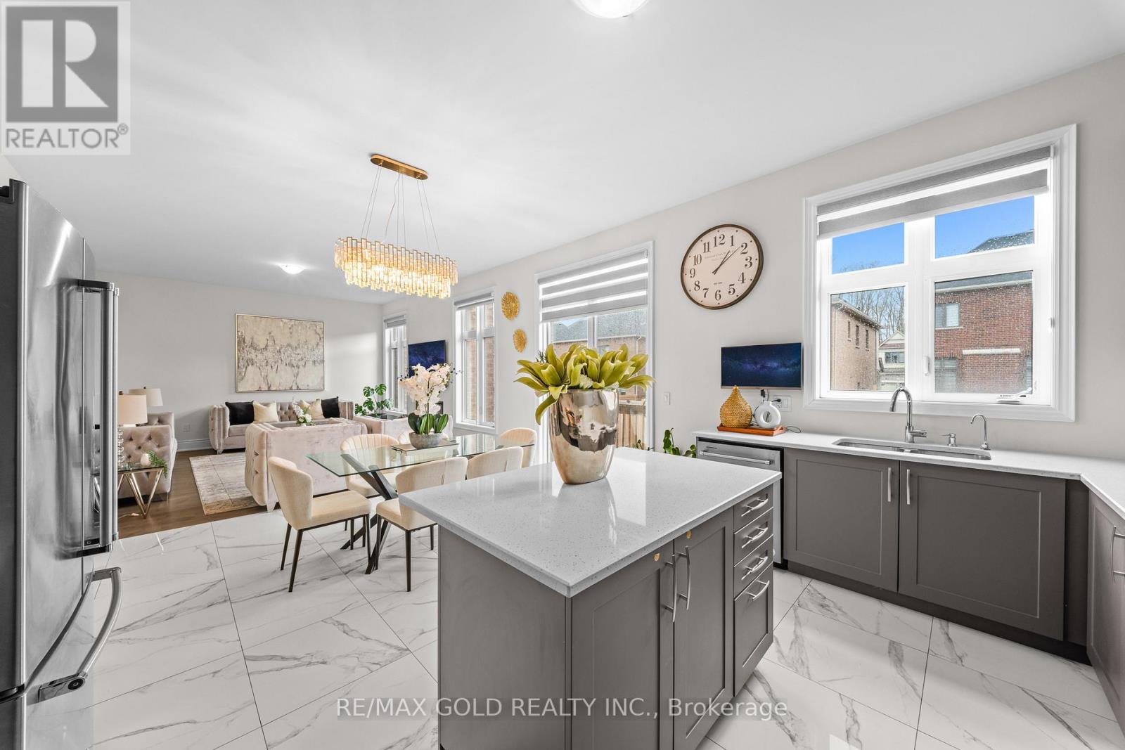 41 Daisy Meadow Crescent, Caledon, Ontario  L7C 4G3 - Photo 15 - W12989080