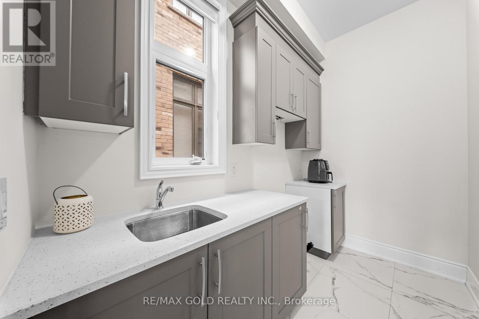 41 Daisy Meadow Crescent, Caledon, Ontario  L7C 4G3 - Photo 17 - W12989080