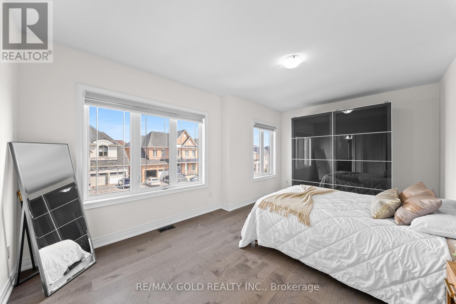 41 Daisy Meadow Crescent, Caledon, Ontario  L7C 4G3 - Photo 33 - W12989080