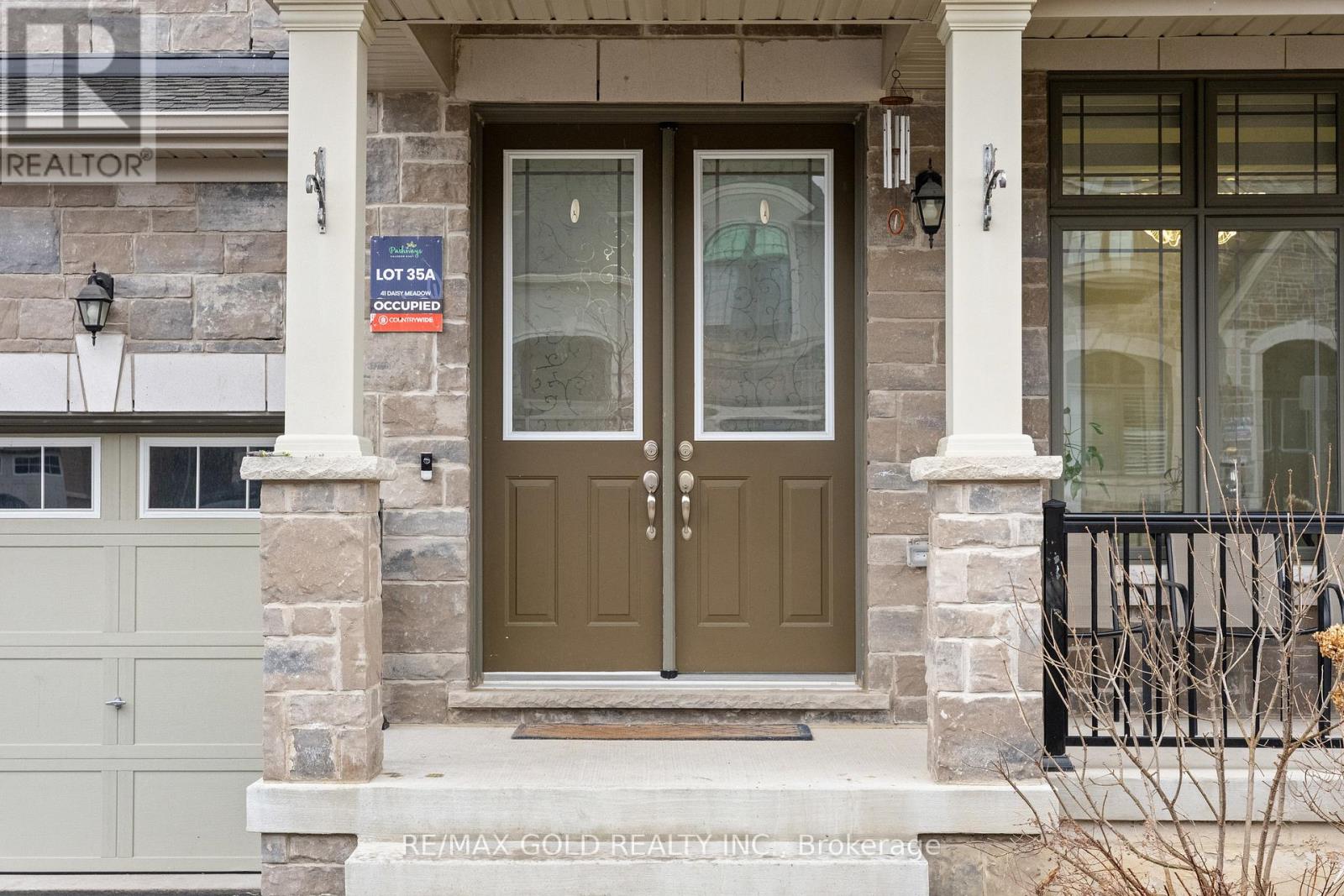 41 Daisy Meadow Crescent, Caledon, Ontario  L7C 4G3 - Photo 4 - W12989080