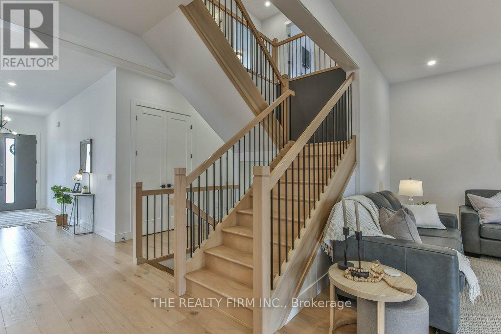 4 Sycamore Road, Southwold (Talbotville), Ontario  N5P 0G6 - Photo 6 - X12989094