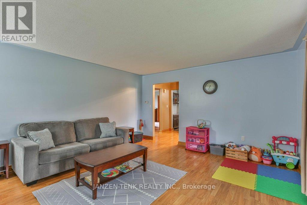 273 Main Street, Norfolk (Courtland), Ontario  N0J 1E0 - Photo 5 - X12989108