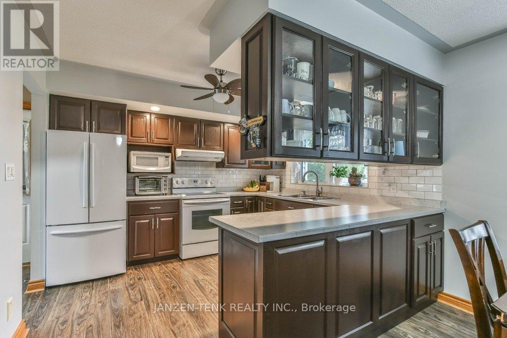 273 Main Street, Norfolk (Courtland), Ontario  N0J 1E0 - Photo 7 - X12989108