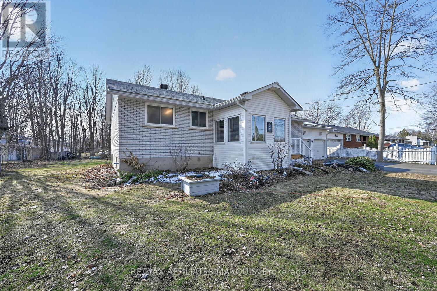 39 Golf Club Road, Rideau Lakes, Ontario  K7A 4S5 - Photo 47 - X12989106