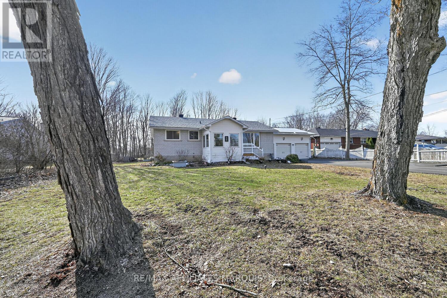 39 Golf Club Road, Rideau Lakes, Ontario  K7A 4S5 - Photo 6 - X12989106