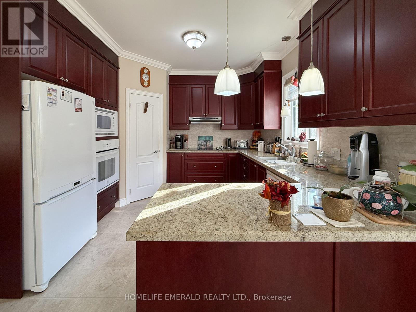 17 Tree Top Street, Essa (Angus), Ontario  L0M 1B2 - Photo 19 - N12585604