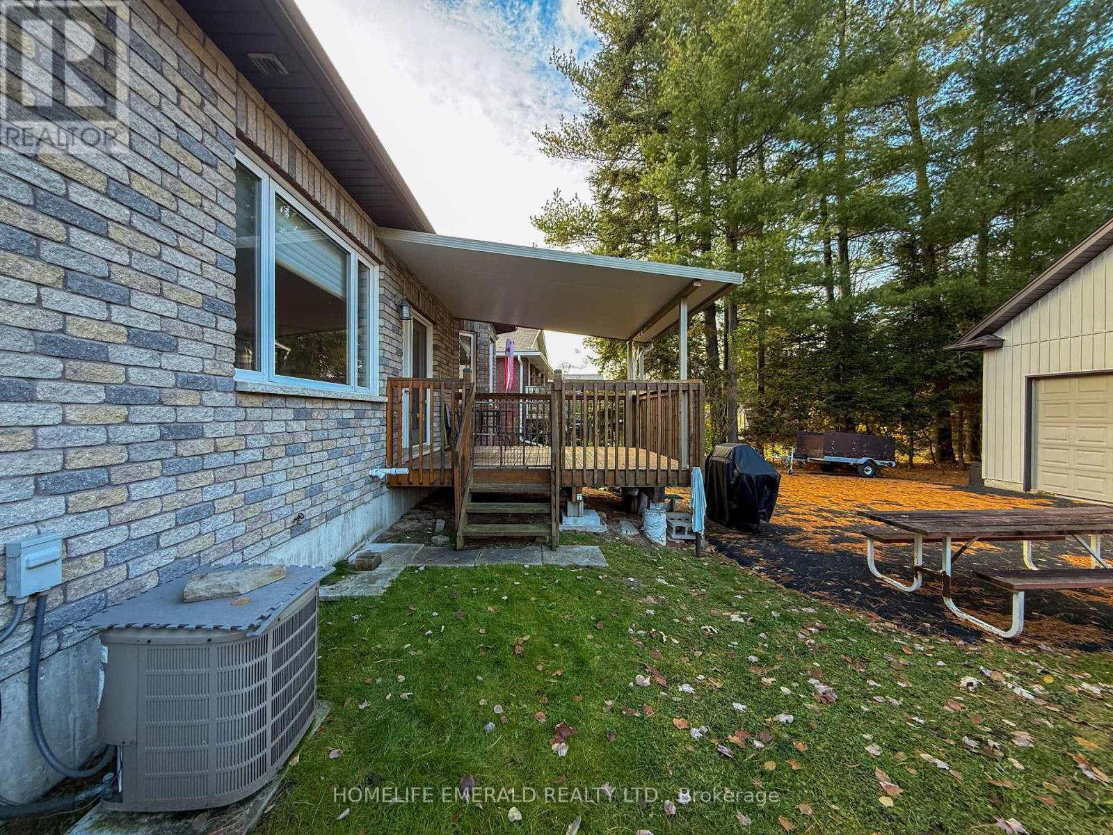 17 Tree Top Street, Essa (Angus), Ontario  L0M 1B2 - Photo 45 - N12585604