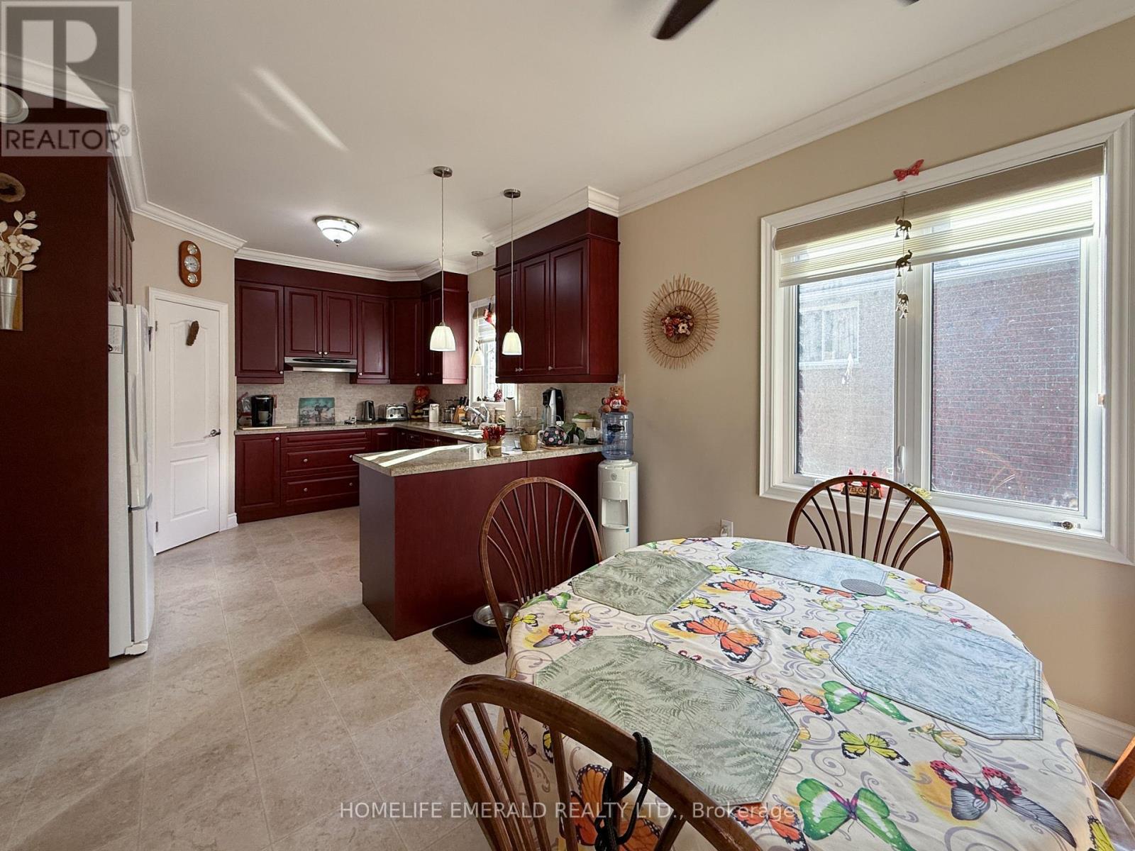 17 Tree Top Street, Essa (Angus), Ontario  L0M 1B2 - Photo 21 - N12585604