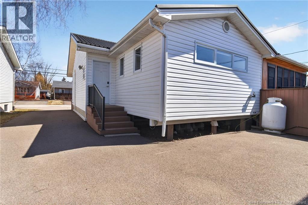 338 Ste Croix Street, Dieppe, New Brunswick  E1A 1Y7 - Photo 5 - NB132374