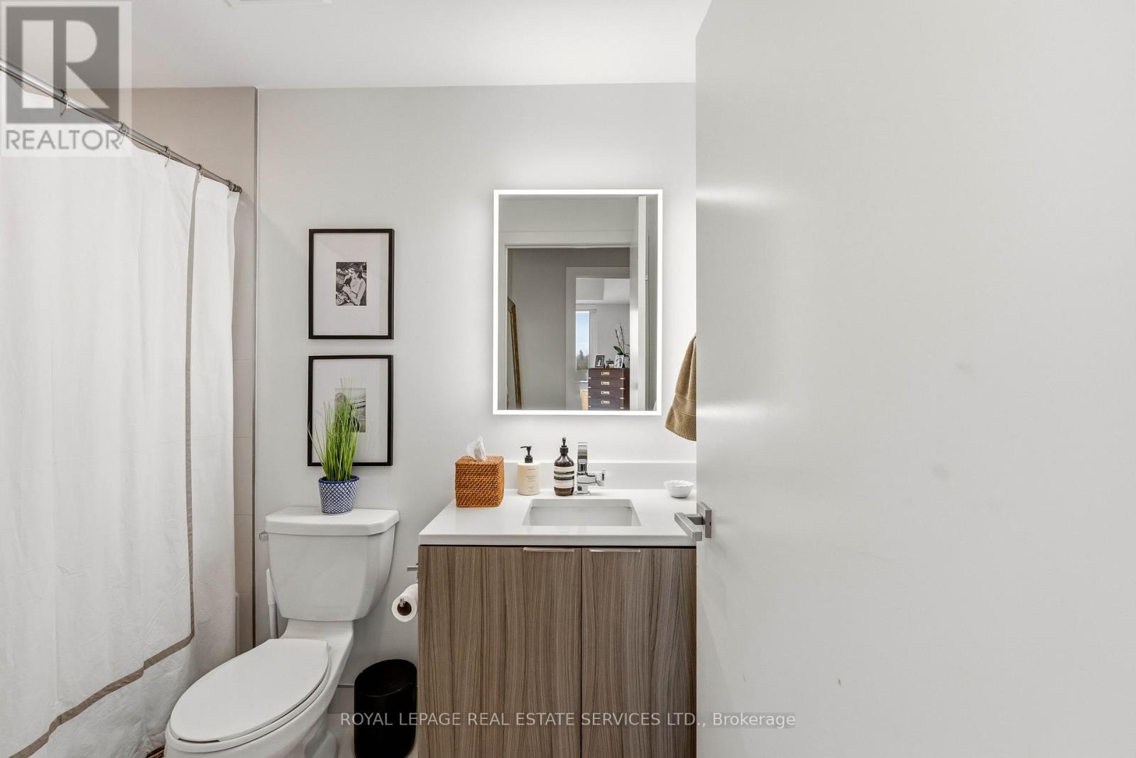 508 - 223 St Clair Avenue W, Toronto, Ontario  M4V 0A5 - Photo 16 - C12989122