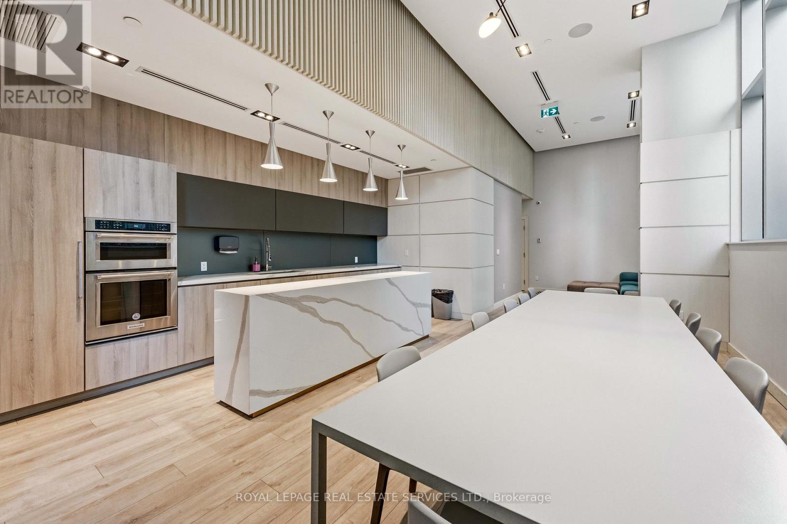 508 - 223 St Clair Avenue W, Toronto, Ontario  M4V 0A5 - Photo 26 - C12989122