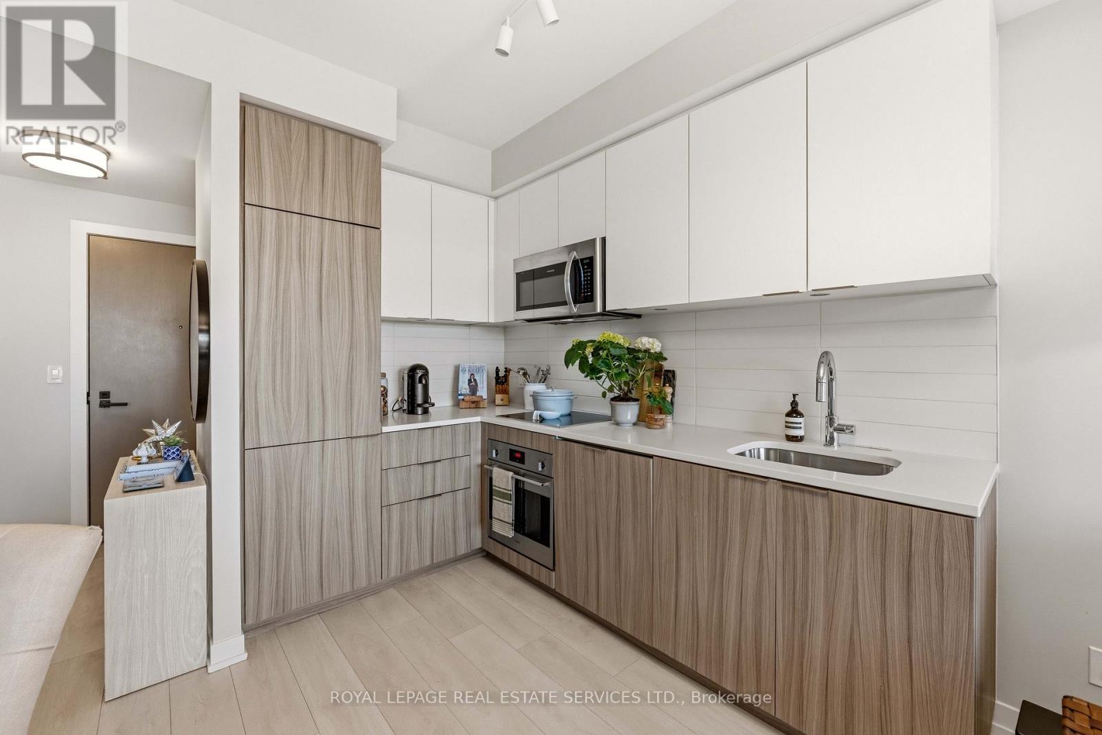 508 - 223 St Clair Avenue W, Toronto, Ontario  M4V 0A5 - Photo 8 - C12989122