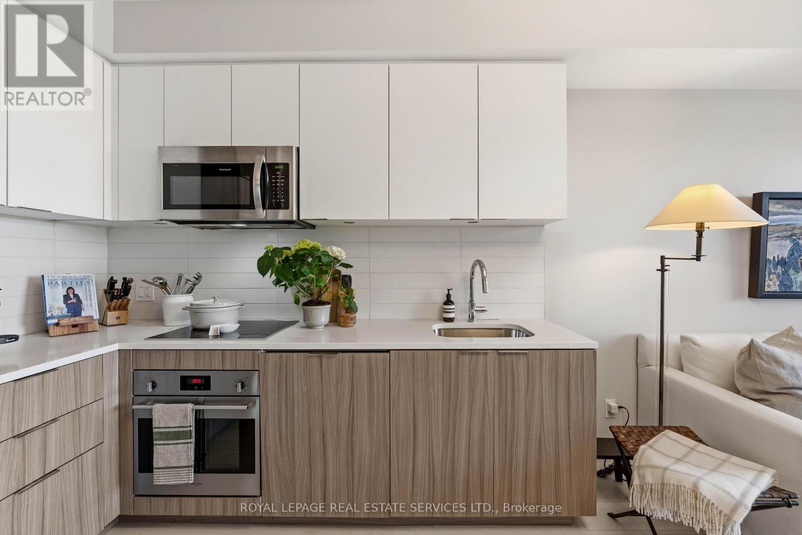 508 - 223 St Clair Avenue W, Toronto, Ontario  M4V 0A5 - Photo 9 - C12989122