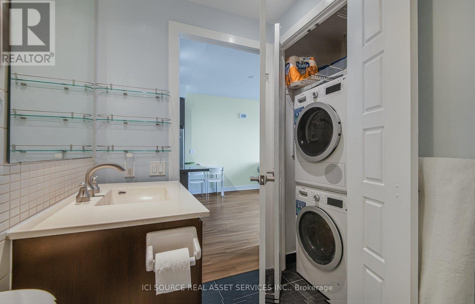 2303 - 28 Linden Street, Toronto, Ontario M4Y 0A4 - Photo 14 - C12989140