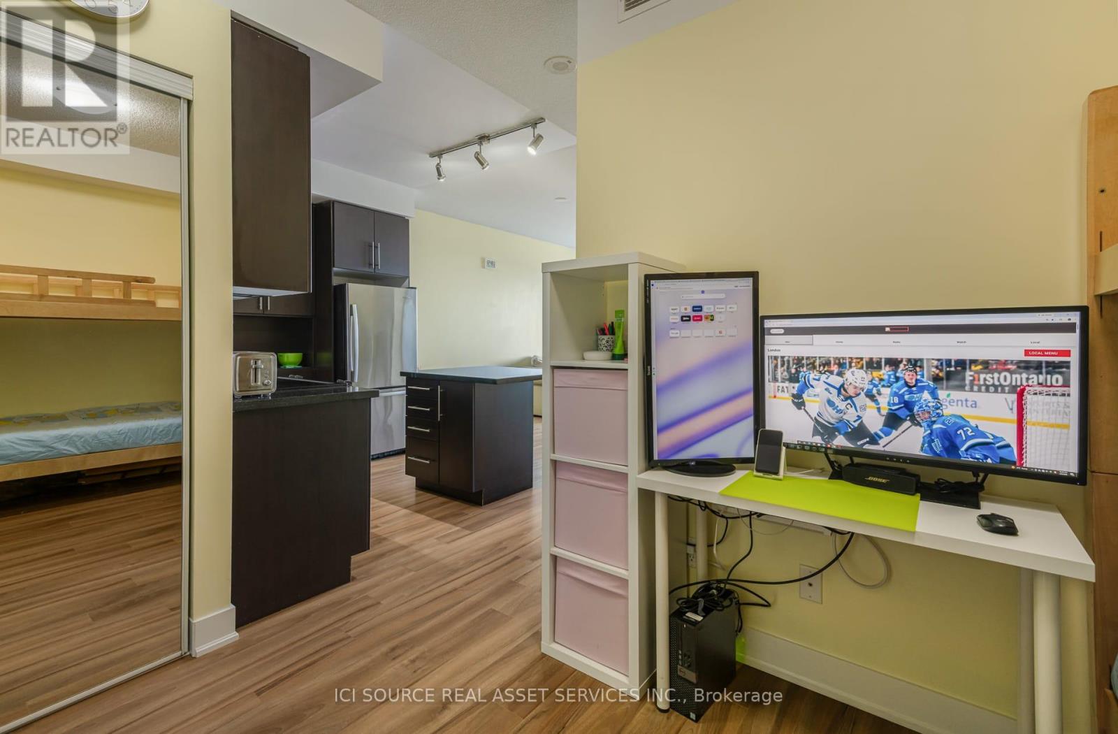 2303 - 28 Linden Street, Toronto, Ontario M4Y 0A4 - Photo 6 - C12989140