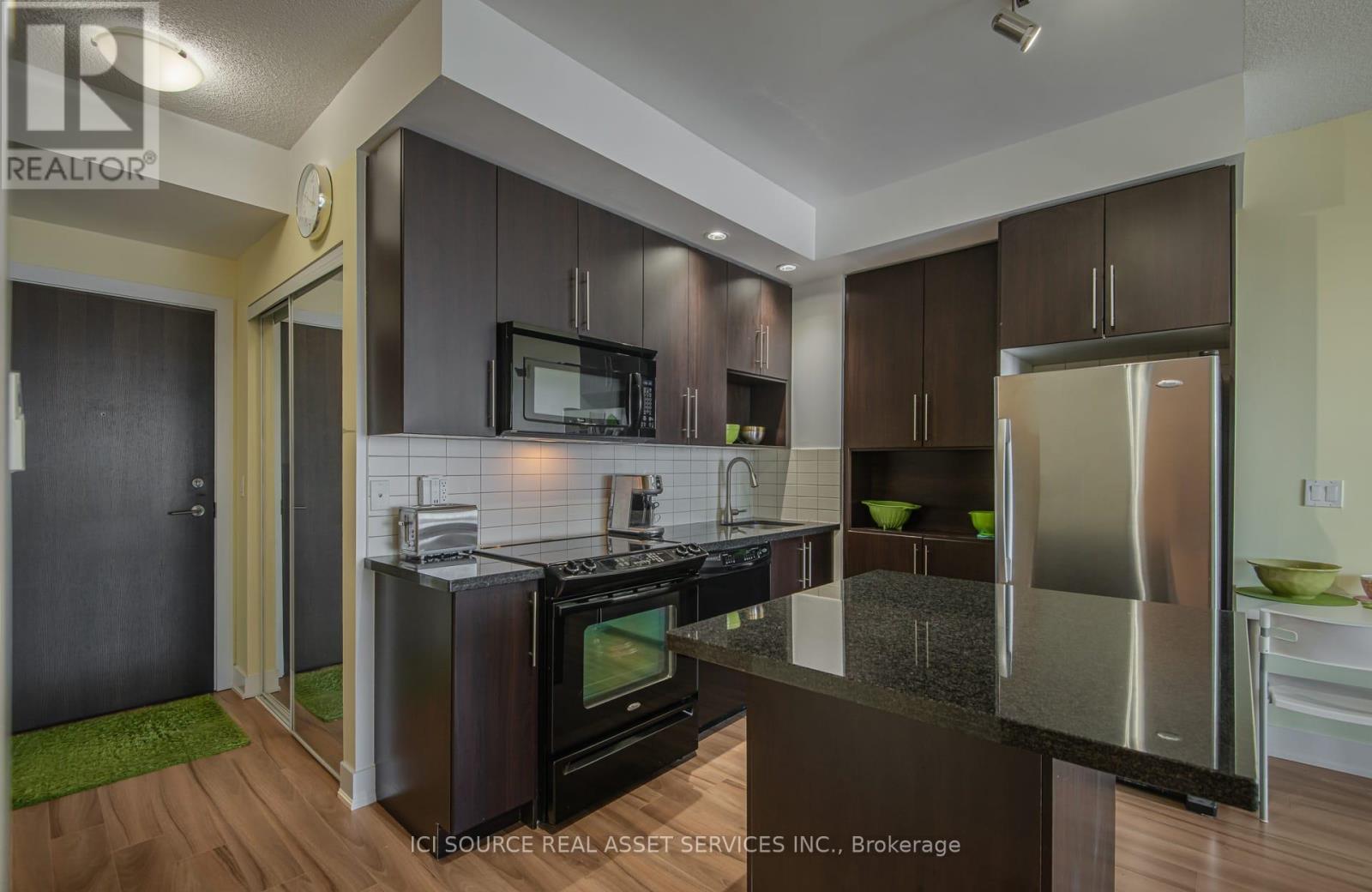 2303 - 28 Linden Street, Toronto, Ontario M4Y 0A4 - Photo 9 - C12989140