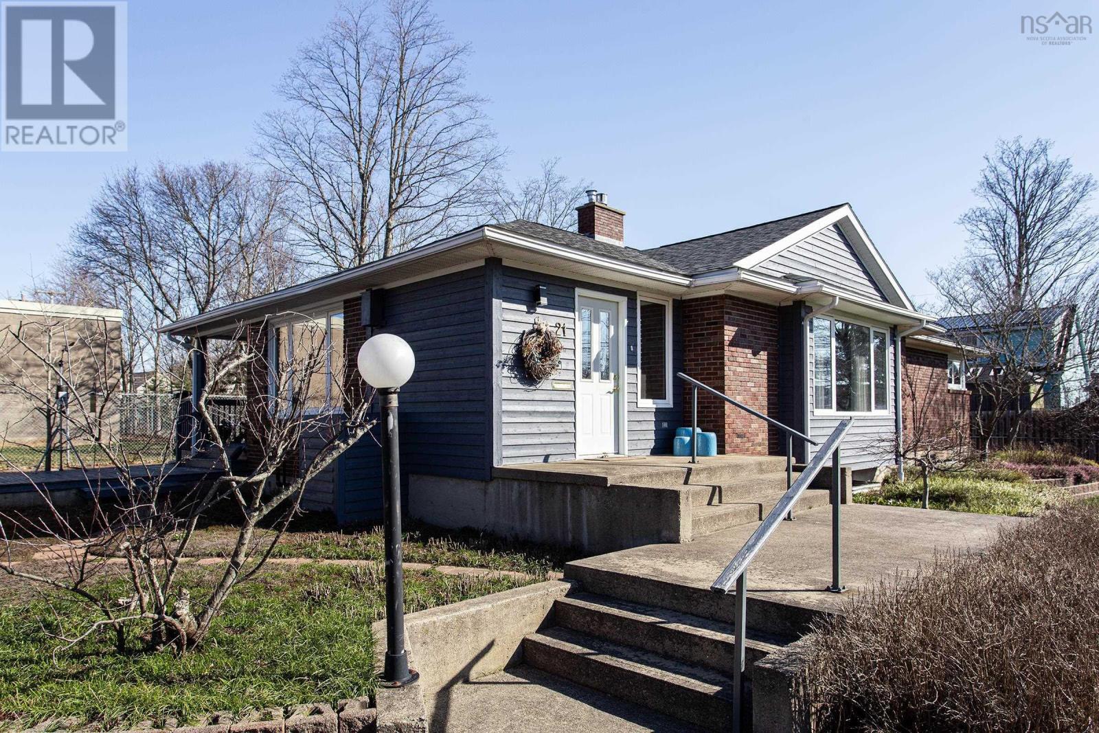 21 Spring Garden Road, Middleton, Nova Scotia  B0S 1P0 - Photo 4 - 202607129