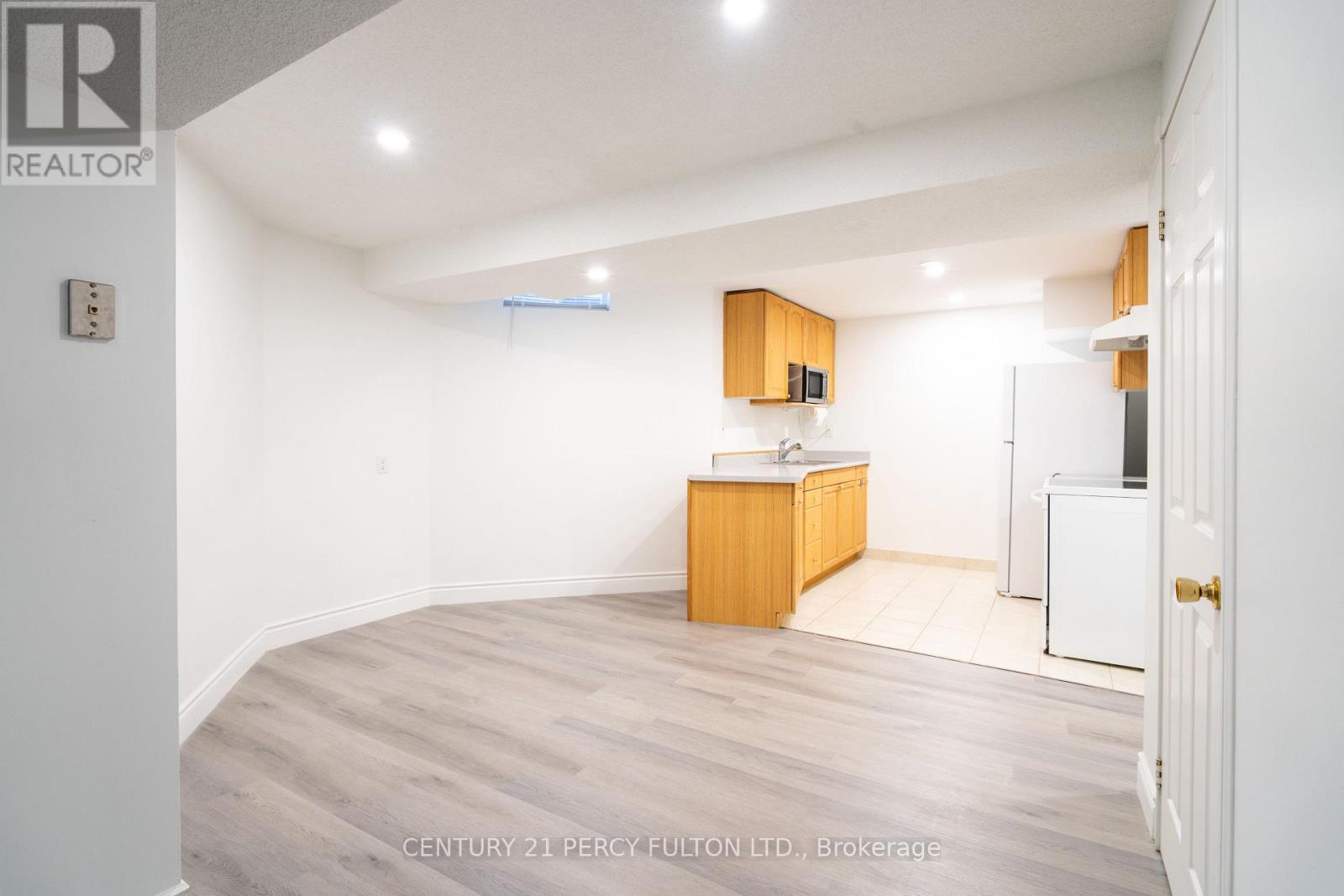 1618 Major Oaks Road, Pickering, Ontario  L1X 2G8 - Photo 10 - E12989134