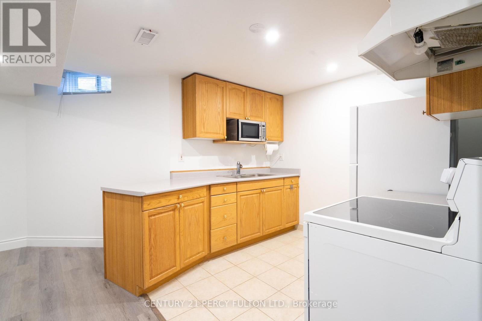 1618 Major Oaks Road, Pickering, Ontario  L1X 2G8 - Photo 11 - E12989134