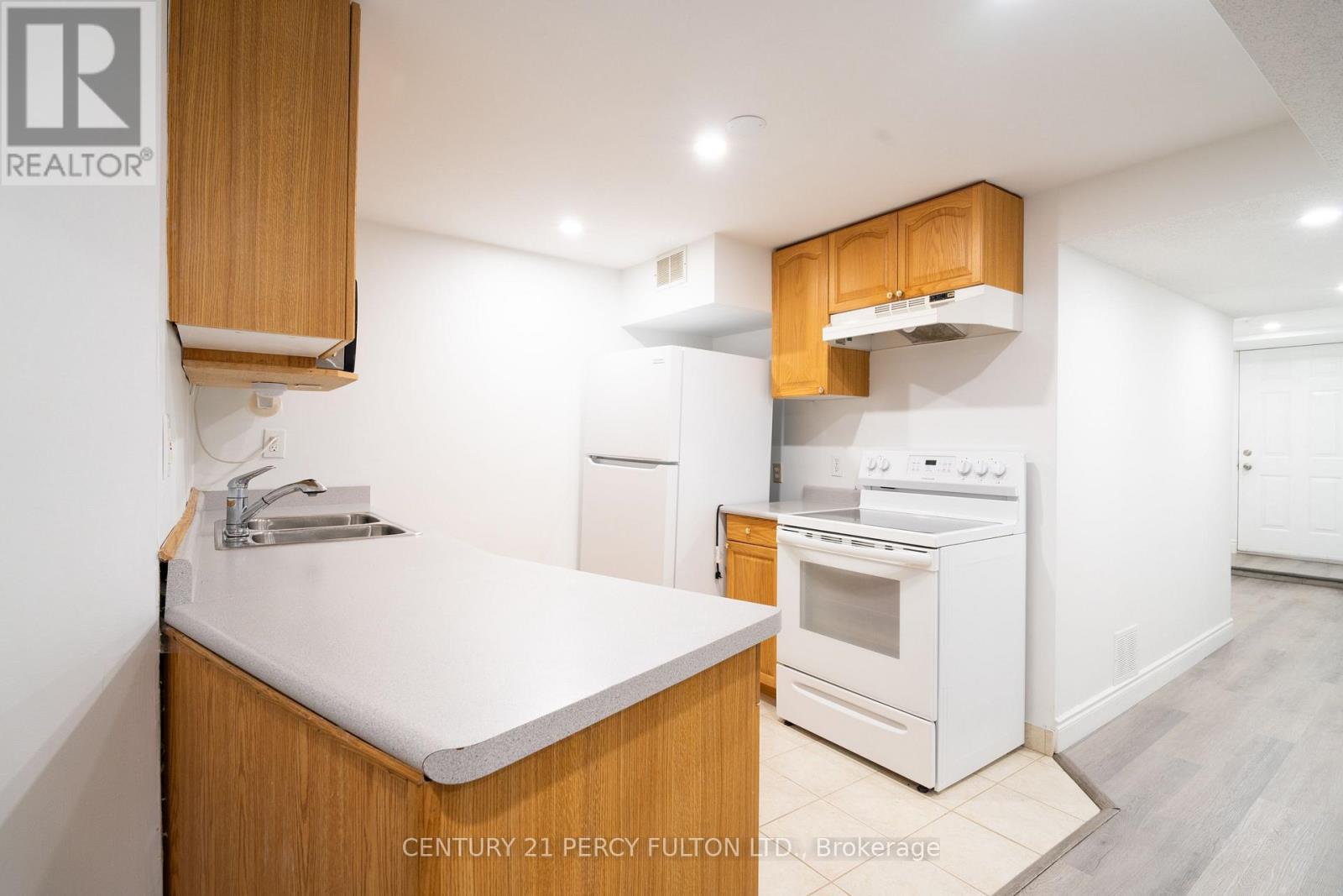 1618 Major Oaks Road, Pickering, Ontario  L1X 2G8 - Photo 12 - E12989134