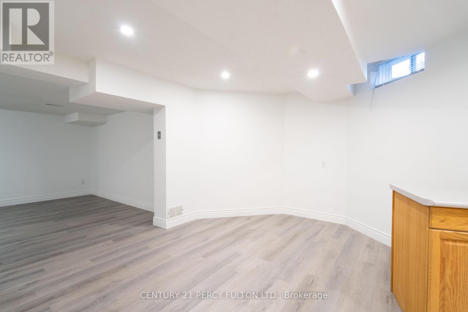 1618 Major Oaks Road, Pickering, Ontario  L1X 2G8 - Photo 13 - E12989134